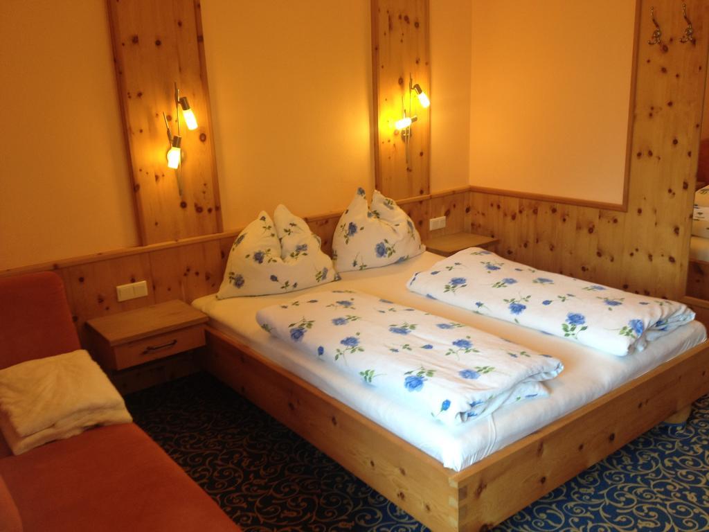 Villa Weisssteinalm Kaprun Zimmer foto